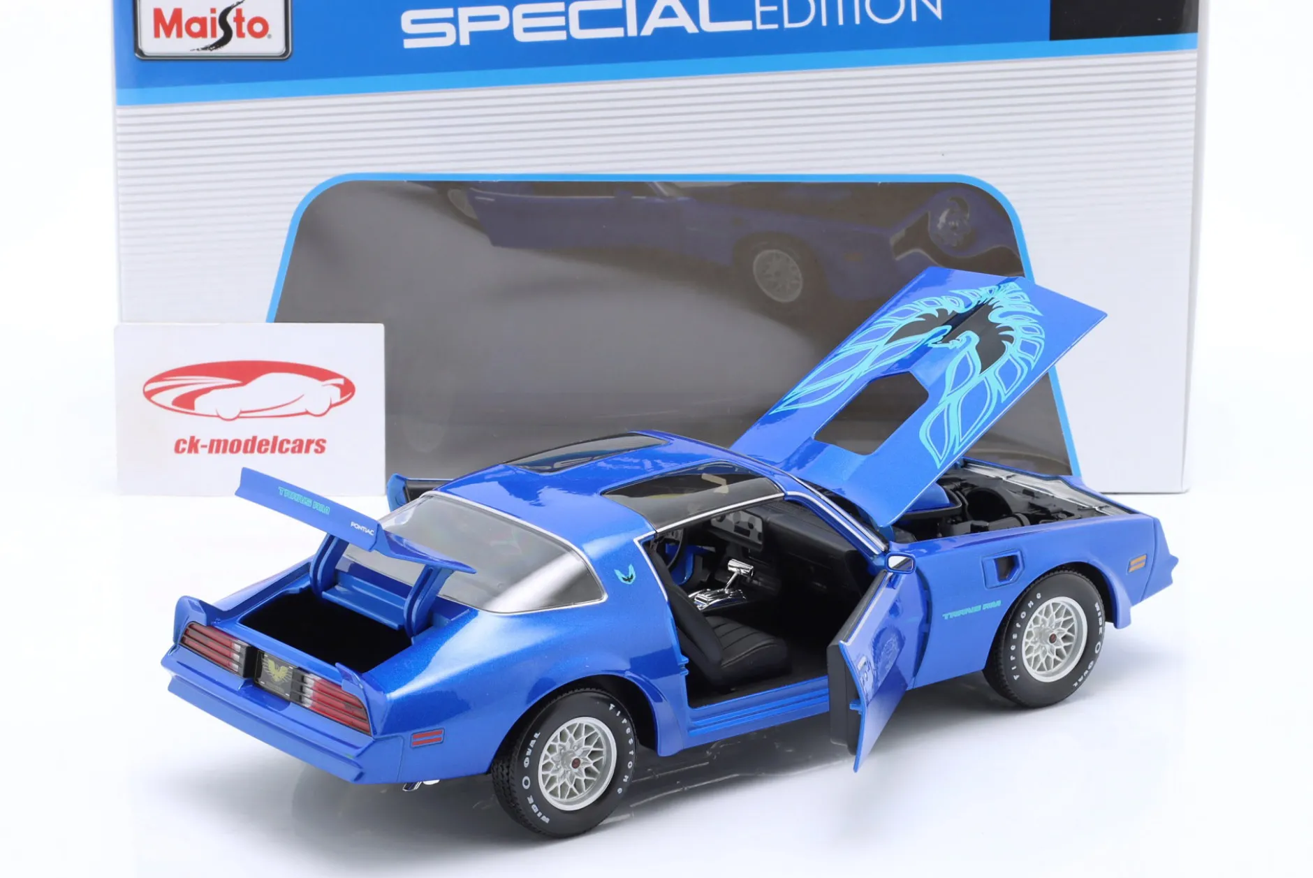 Pontiac Firebird Trans Am Baujahr 1978 blau 1:18 Maisto