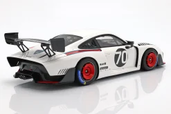 Porsche 935 #70 2018 basierend auf 911 (991 II) GT2 RS mit Vitrine 1:18 Spark