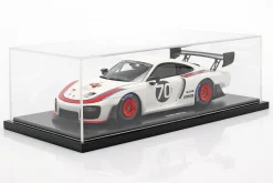 Porsche 935 #70 2018 basierend auf 911 (991 II) GT2 RS mit Vitrine 1:18 Spark