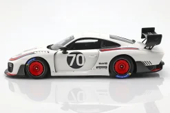 Porsche 935 #70 2018 basierend auf 911 (991 II) GT2 RS mit Vitrine 1:18 Spark