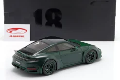 Porsche 911 Brabus 900 Rocket-R Baujahr 2024 grün 1:18 GT-Spirit