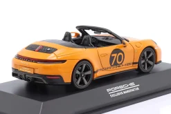 Porsche 911 (992.2) Cabriolet Spirit 70 Baujahr 2025 signalorange 1:43 Spark
