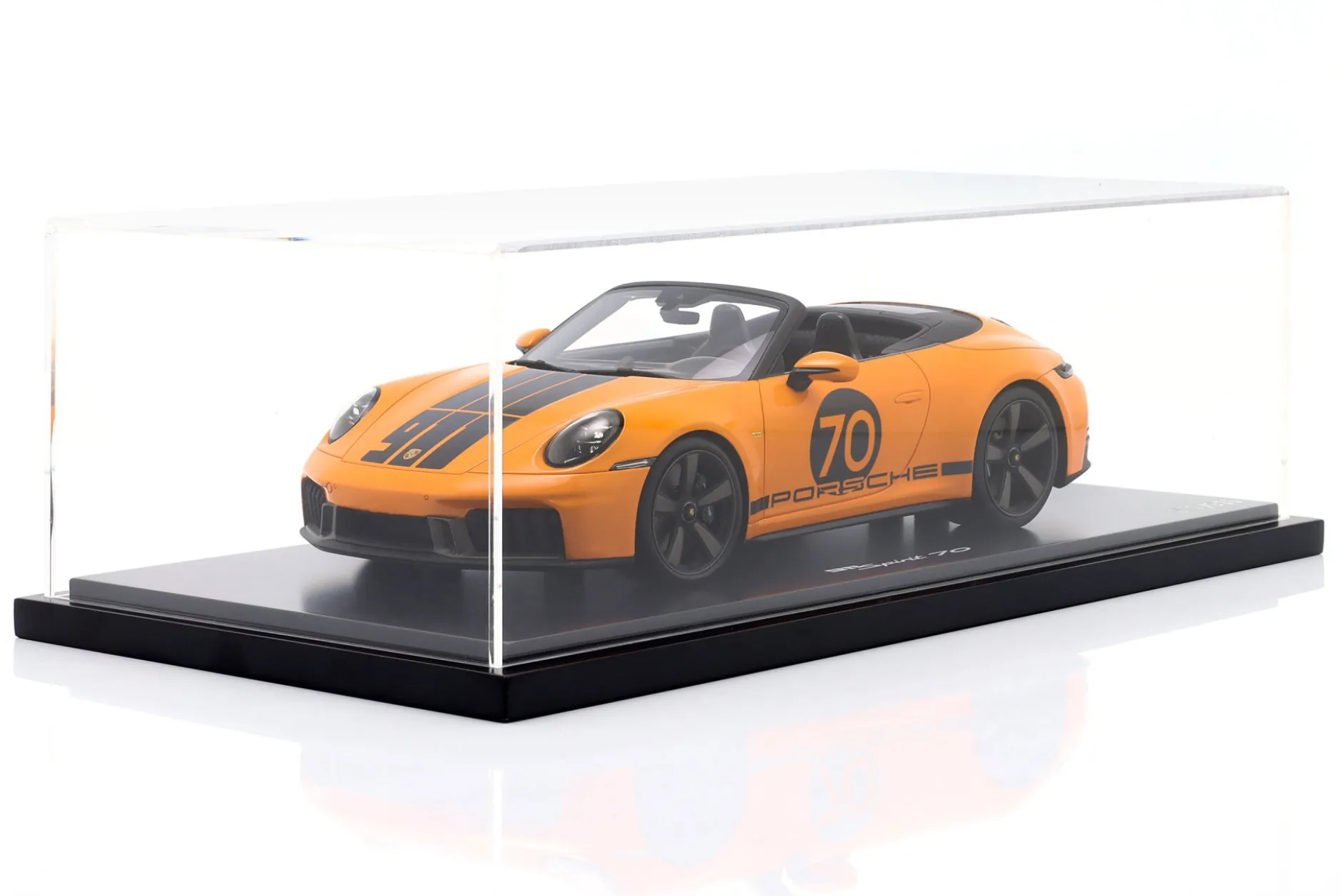 Porsche 911 (992.2) Cabriolet Spirit 70 Baujahr 2025 signalorange 1:18 Spark