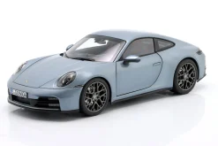 Porsche 911 (992) Carrera Baujahr 2024 Polarsilber metallic 1:18 Norev
