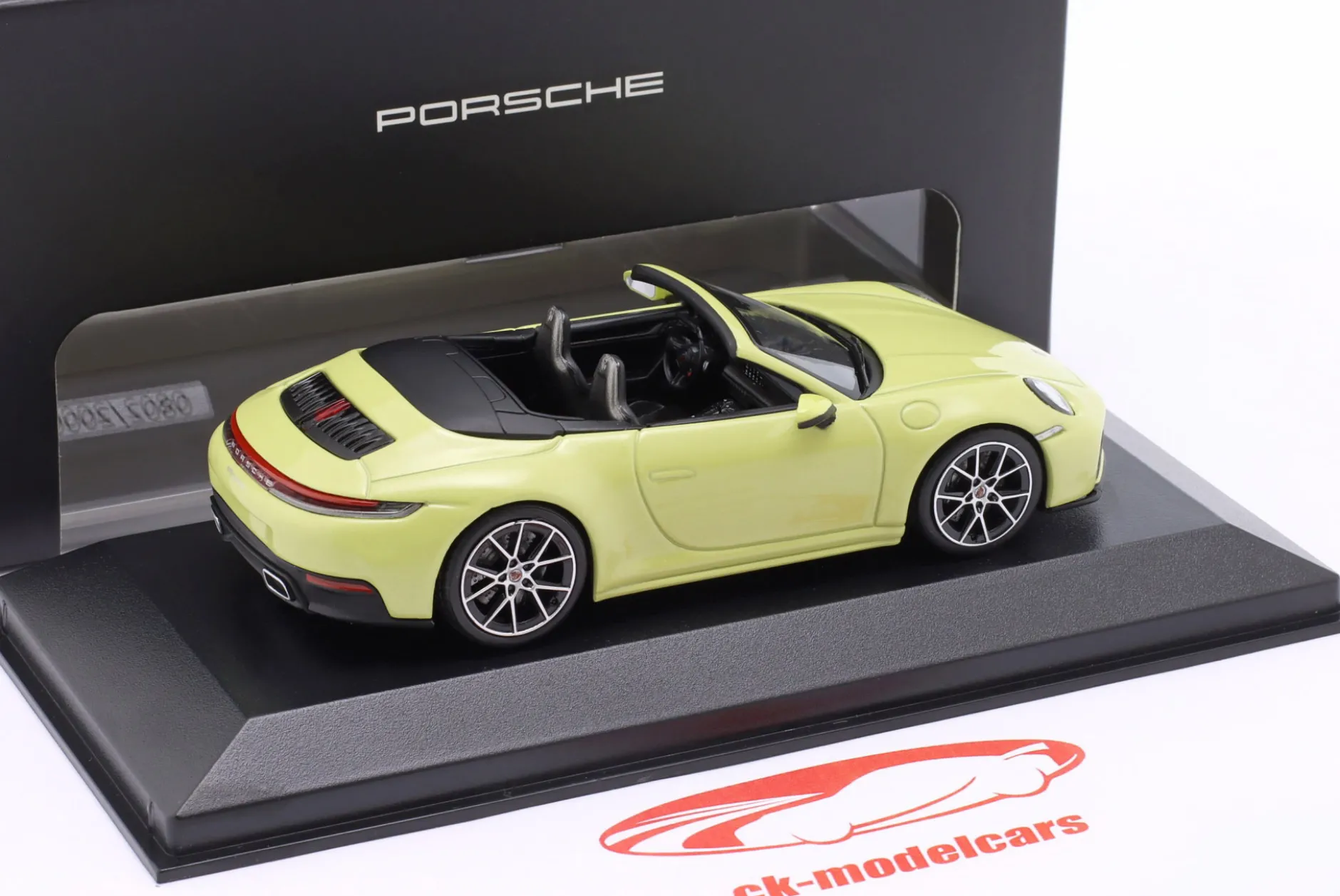Porsche 911 (992.2) Carrera Cabriolet 2024 cartagenagelb 1:43 Minichamps