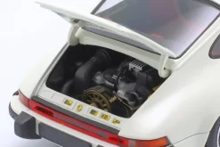 Porsche 911 Carrera Coupe 3.2 Baujahr 1983 weiß 1:18 Minichamps
