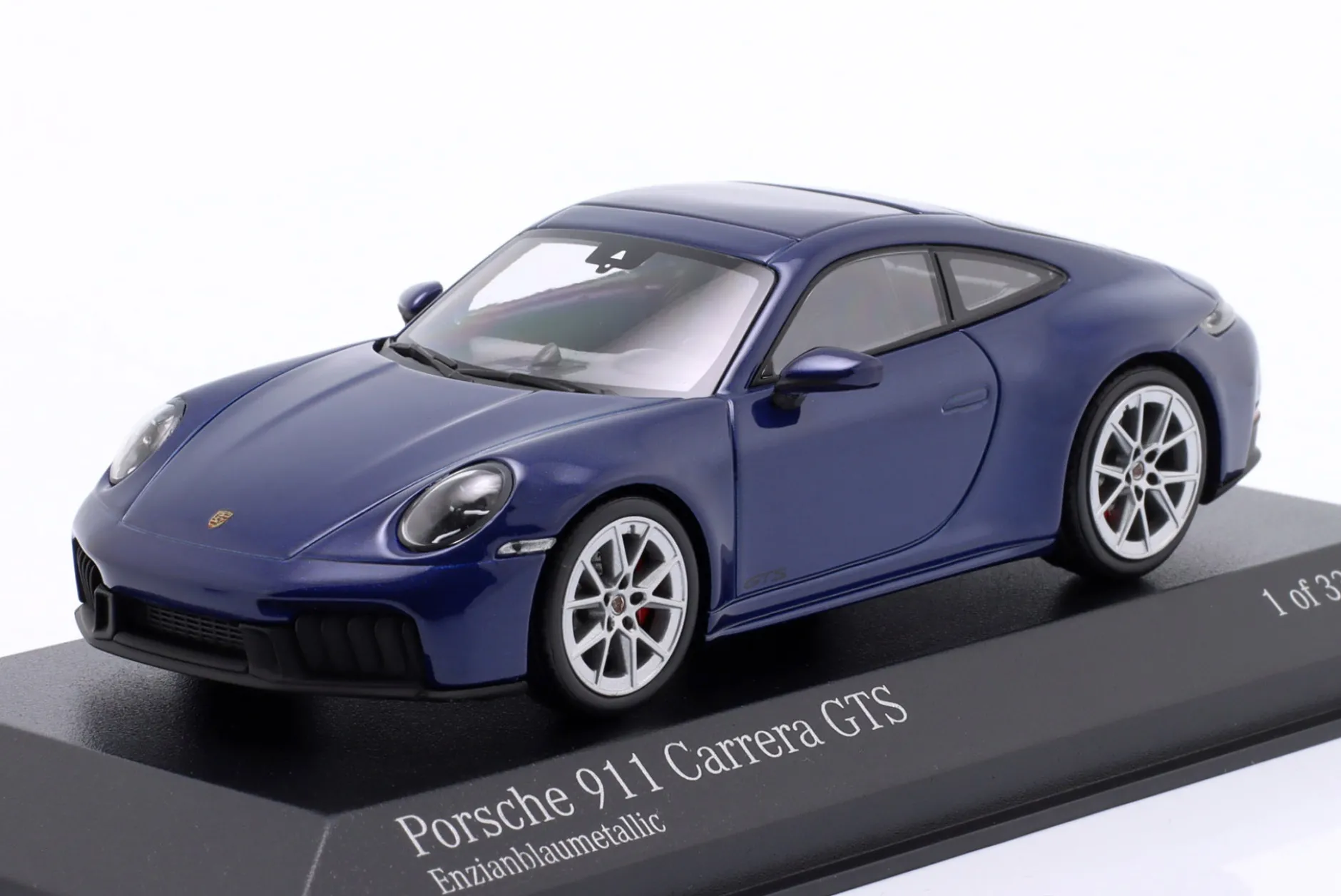 Porsche 911 (992.2) Carrera GTS Baujahr 2024 enzianblau metallic 1:43 Minichamps