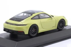 Porsche 911 (992.2) Carrera GTS Baujahr 2024 gelb metallic 1:43 Minichamps