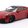Porsche 911 (992.2) Carrera GTS Baujahr 2024 karminrot 1:18 Minichamps