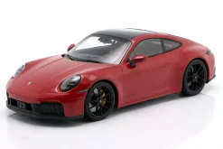 Porsche 911 (992.2) Carrera GTS Baujahr 2024 karminrot 1:18 Minichamps