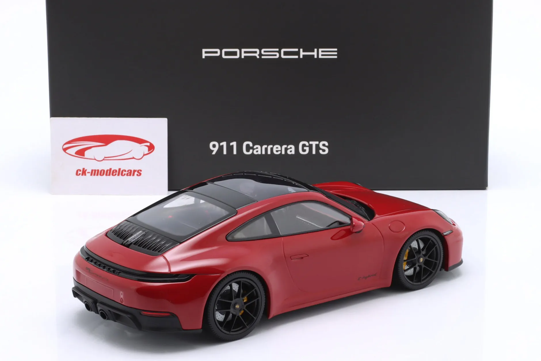 Porsche 911 (992.2) Carrera GTS Baujahr 2024 karminrot 1:18 Minichamps