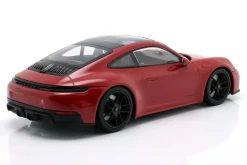 Porsche 911 (992.2) Carrera GTS Baujahr 2024 karminrot 1:18 Minichamps