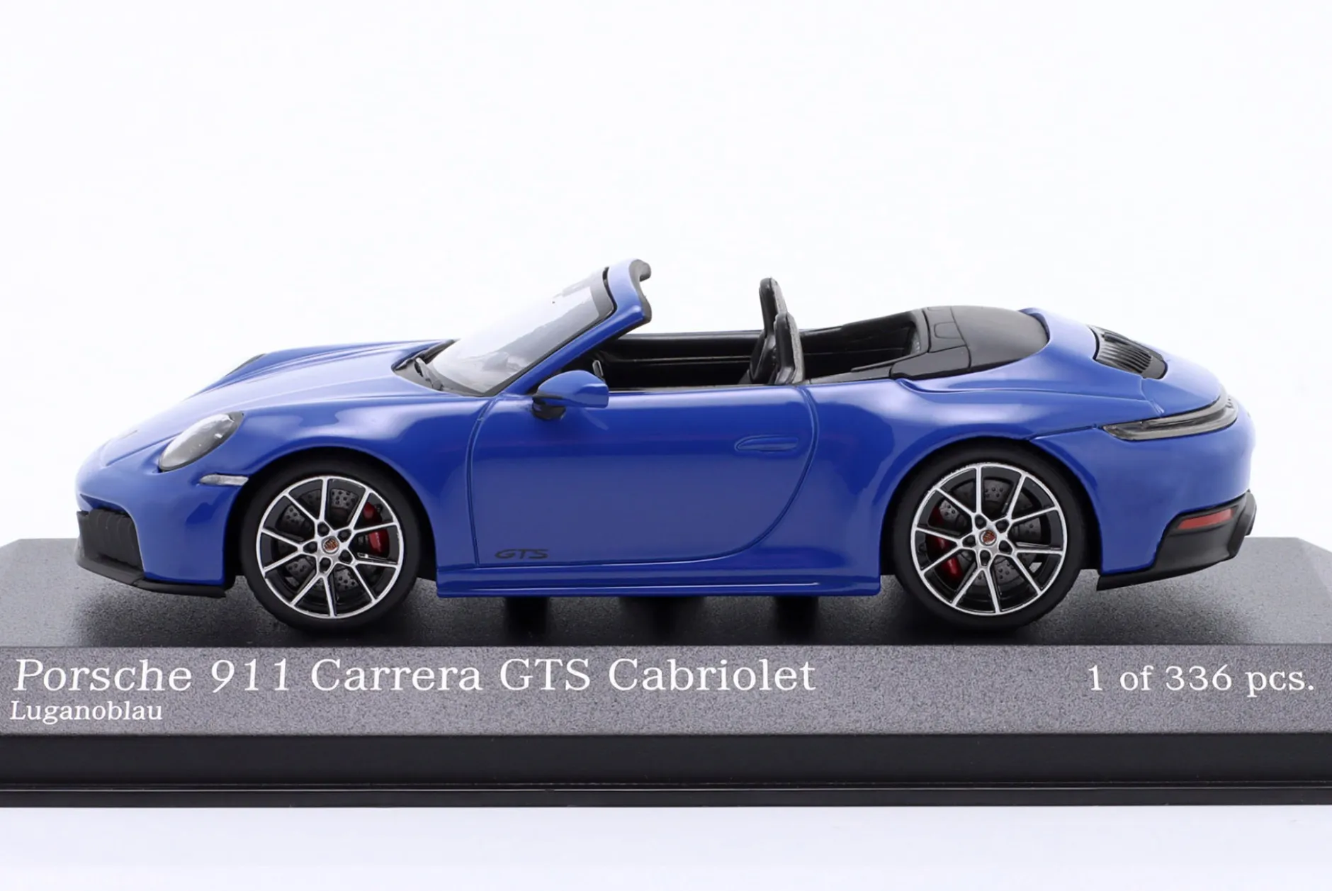 Porsche 911 (999.2) Carrera GTS Cabriolet Baujahr 2024 luganoblau 1:43 Minichamps