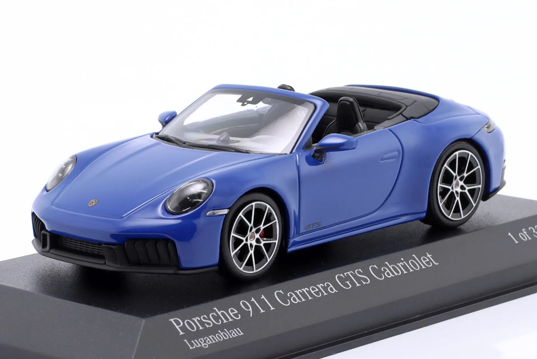 Porsche 911 (999.2) Carrera GTS Cabriolet Baujahr 2024 luganoblau 1:43 Minichamps