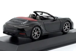 Porsche 911 (992.2) Carrera GTS Cabriolet 2024 schwarz 1:43 Minichamps