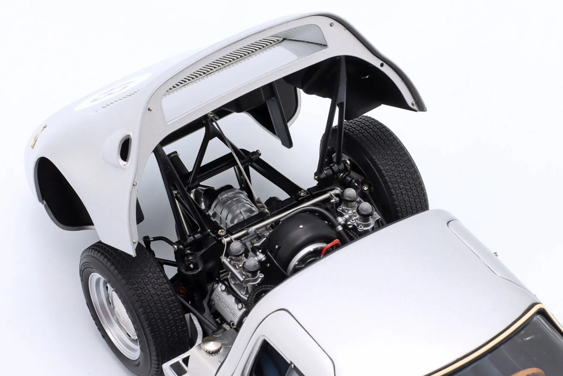 Porsche 904 Carrera GTS #43 500km Spa 1964 Leon Dernier 1:18 CMC