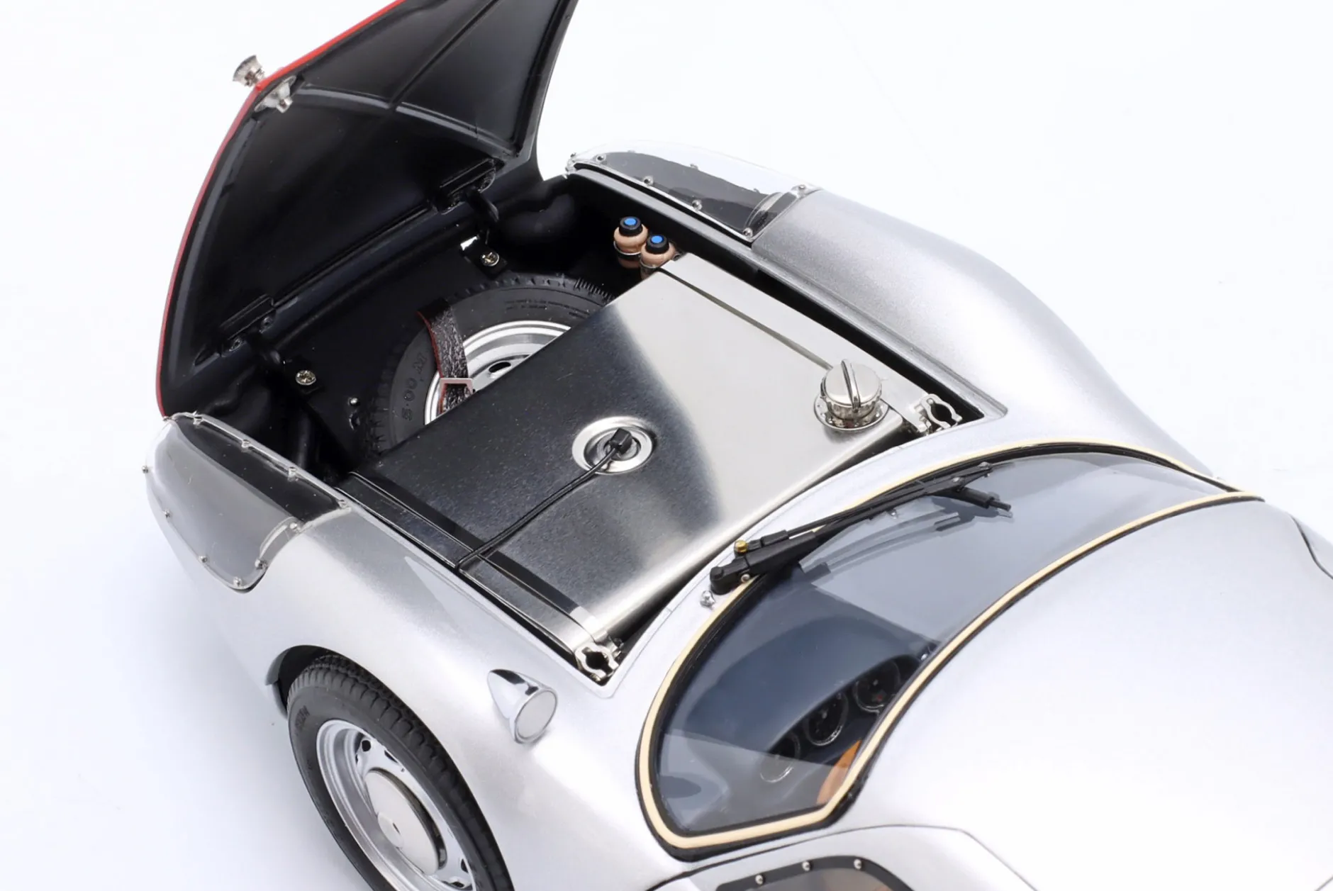 Porsche 904 Carrera GTS #43 500km Spa 1964 Leon Dernier 1:18 CMC