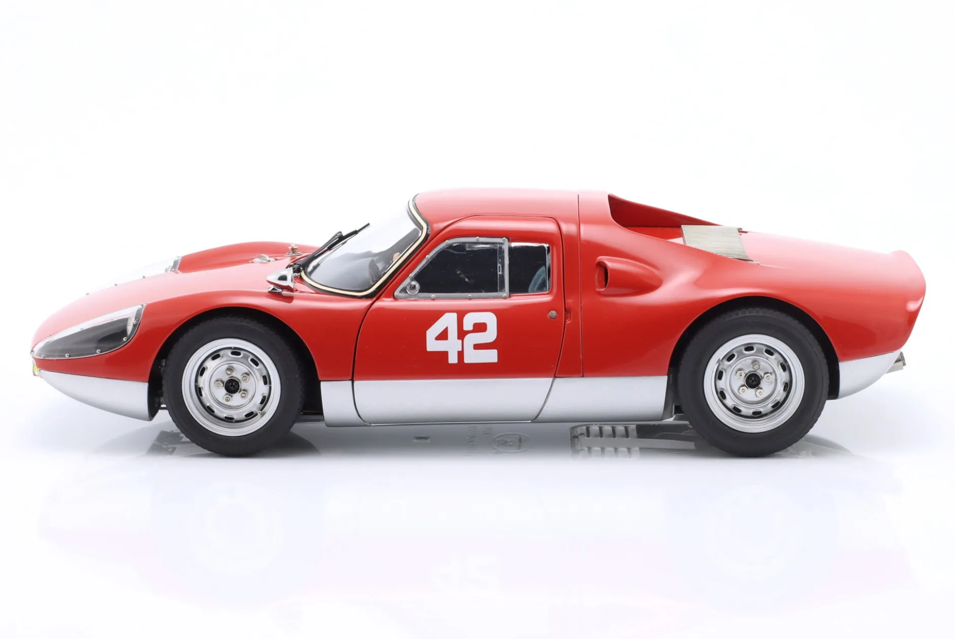 Porsche 904 Carrera GTS #42 Pebble Beach Auktion 2017 1:18 CMC