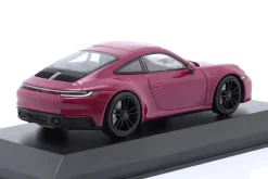 Porsche 911 (992) Carrera 4 GTS 2021 sternrubin neo 1:43 Minichamps