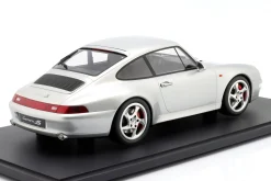 Porsche 911 (993) Carrera 4S Baujahr 1995 silber 1:8 GT-Spirit