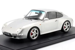 Porsche 911 (993) Carrera 4S Baujahr 1995 silber 1:8 GT-Spirit