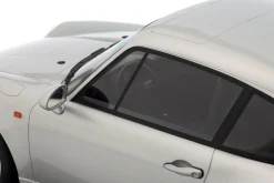 Porsche 911 (993) Carrera 4S Baujahr 1995 silber 1:8 GT-Spirit