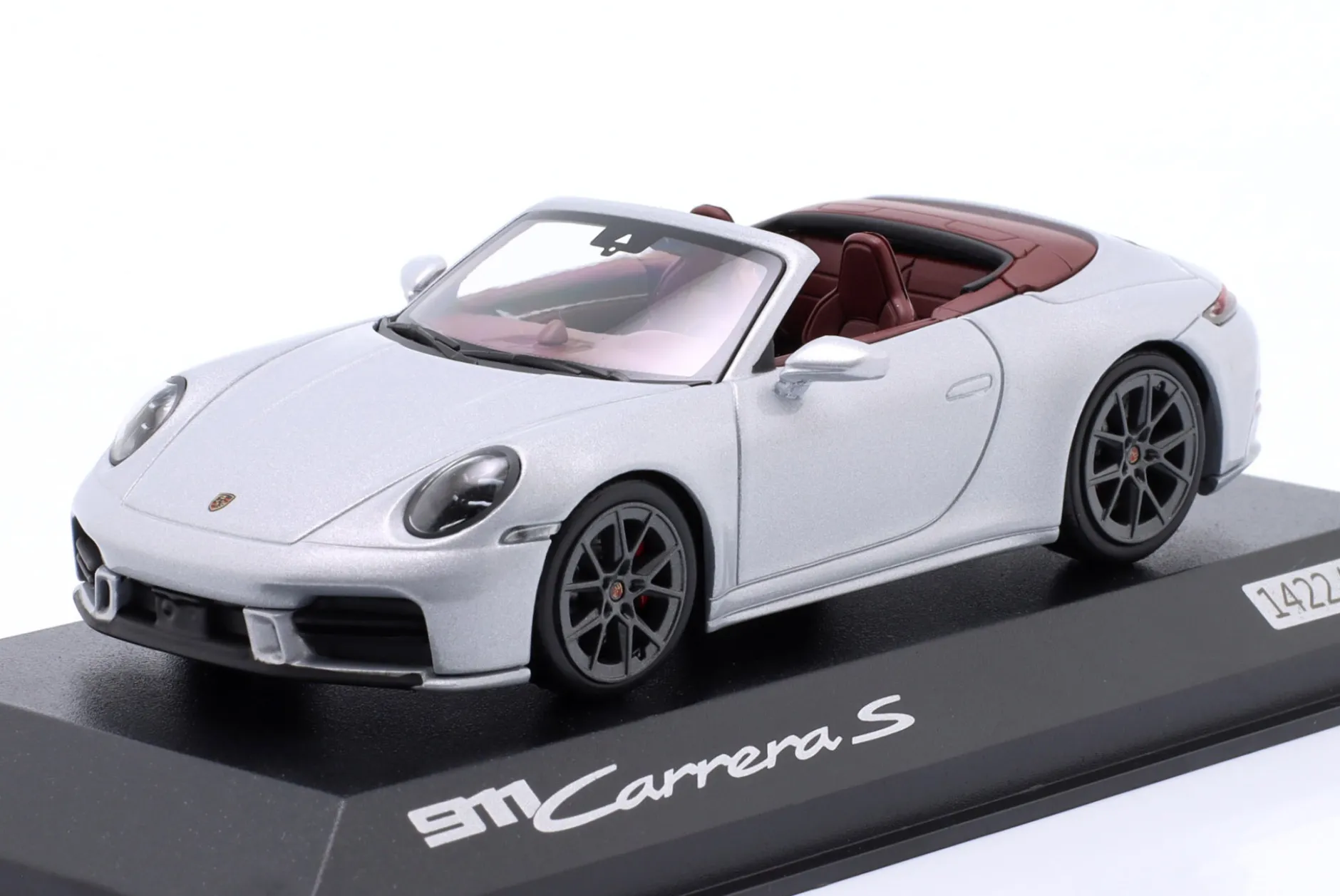 Porsche 911 (992.2) Carrera S Cabriolet 2024 eisgraumetallic 1:43 Minichamps