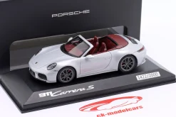 Porsche 911 (992.2) Carrera S Cabriolet 2024 eisgraumetallic 1:43 Minichamps