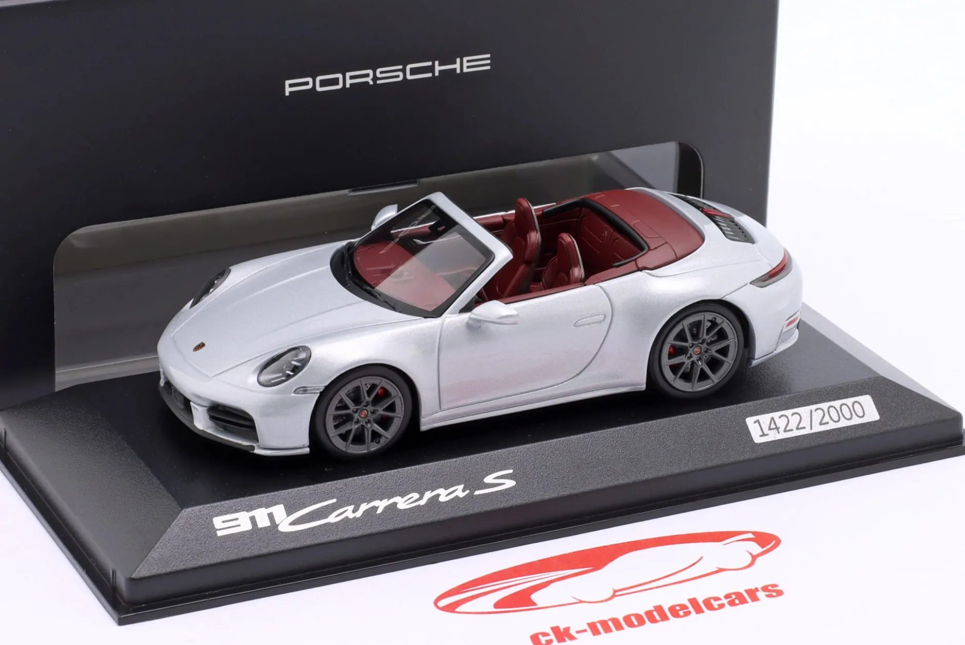 Porsche 911 (992.2) Carrera S Cabriolet 2024 eisgraumetallic 1:43 Minichamps