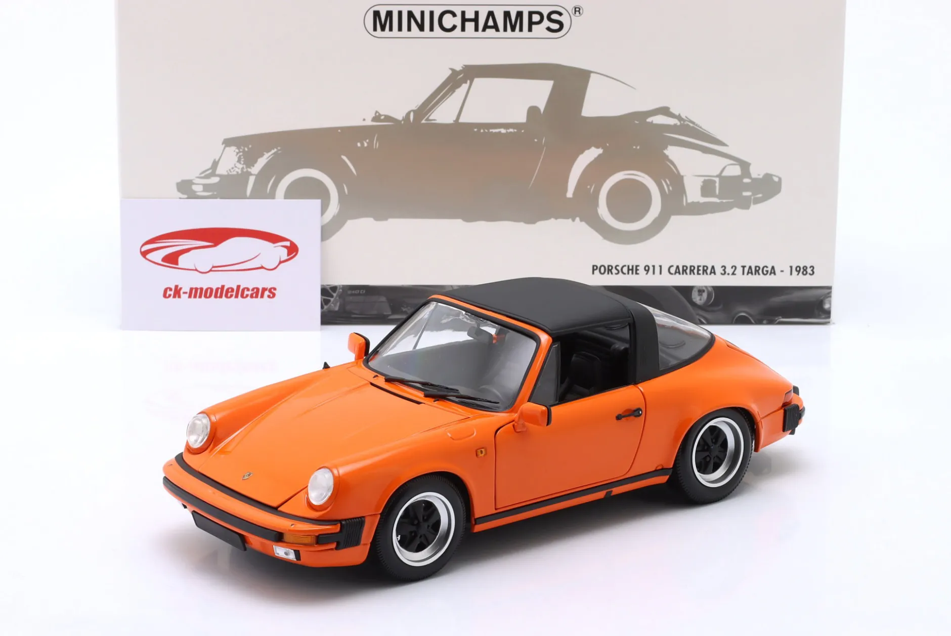 Porsche 911 3.2 Carrera Targa Baujahr 1983 orange 1:18 Minichamps