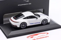 Porsche 911 Carrera T Coupe (992.2) Baujahr 2025 weiß 1:43 Minichamps