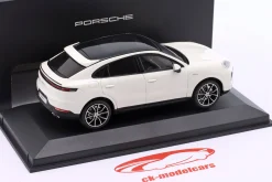 Porsche Cayenne E-Hybrid Coupé (E3 II) 2025 carraraweiß metallic 1:43 Solido