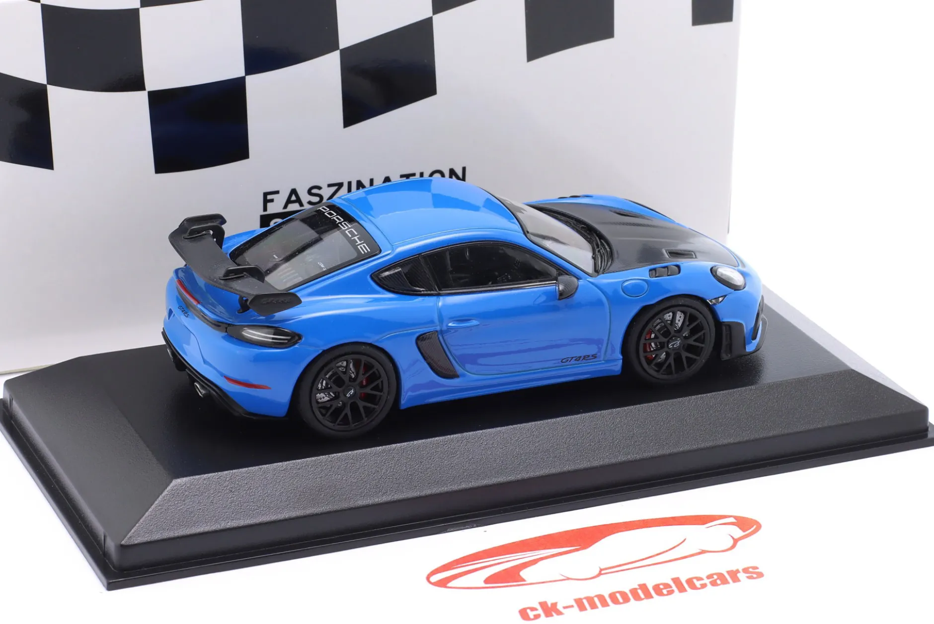 Porsche 718 (982) Cayman GT4 RS 2021 blau / schwarze Felgen 1:43 Minichamps