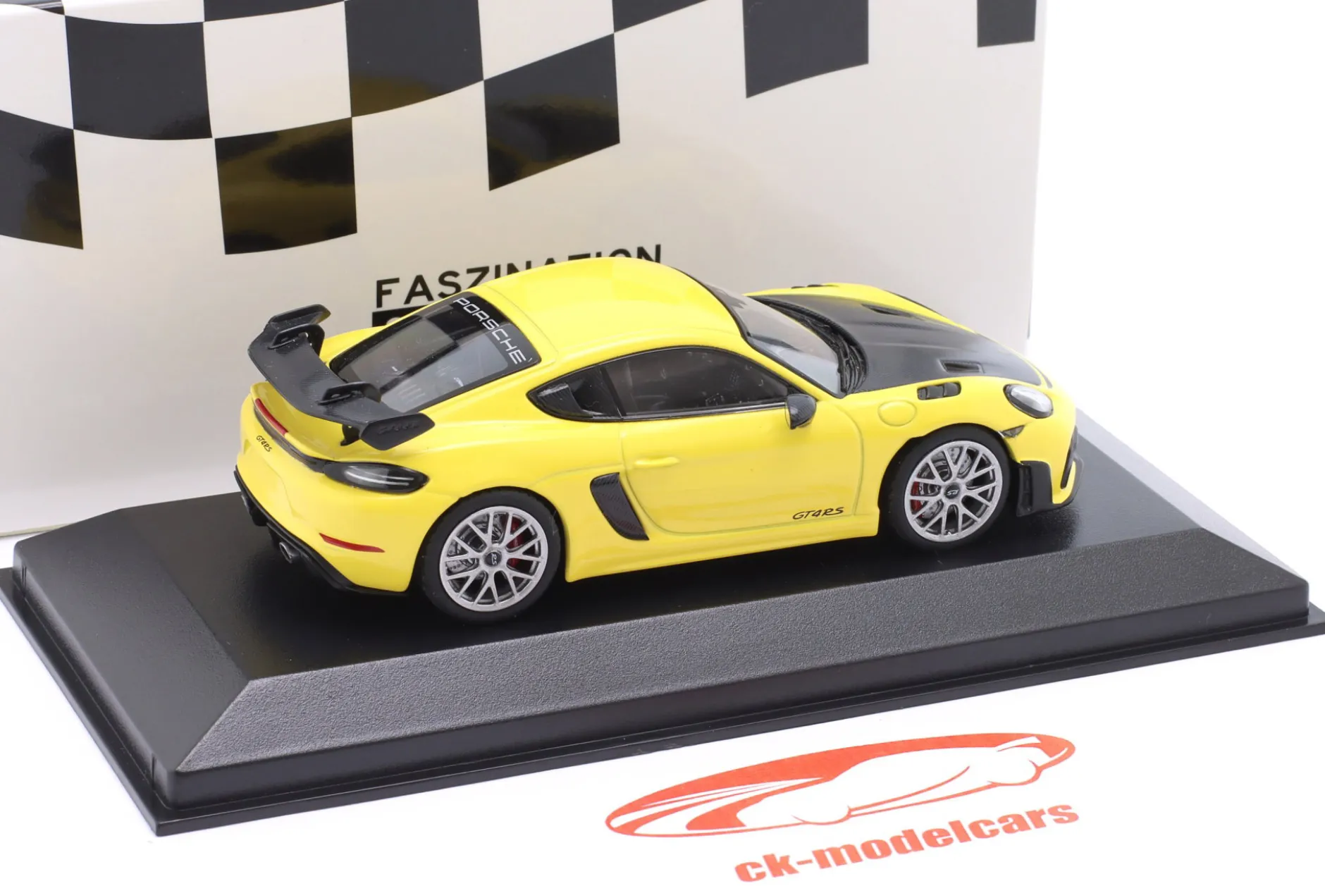 Porsche 718 (982) Cayman GT4 RS 2021 gelb / silberne Felgen 1:43 Minichamps
