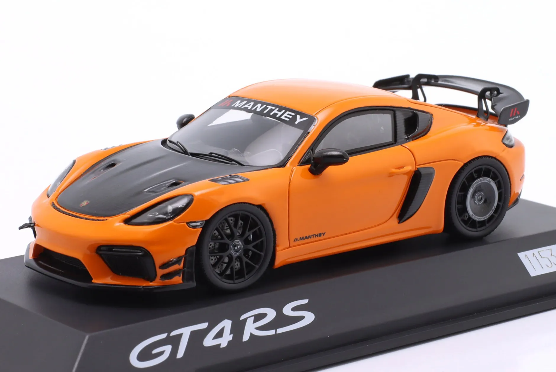 Porsche 718 Cayman GT4 RS (982) Manthey Kit 2024 pastell orange 1:43 Spark