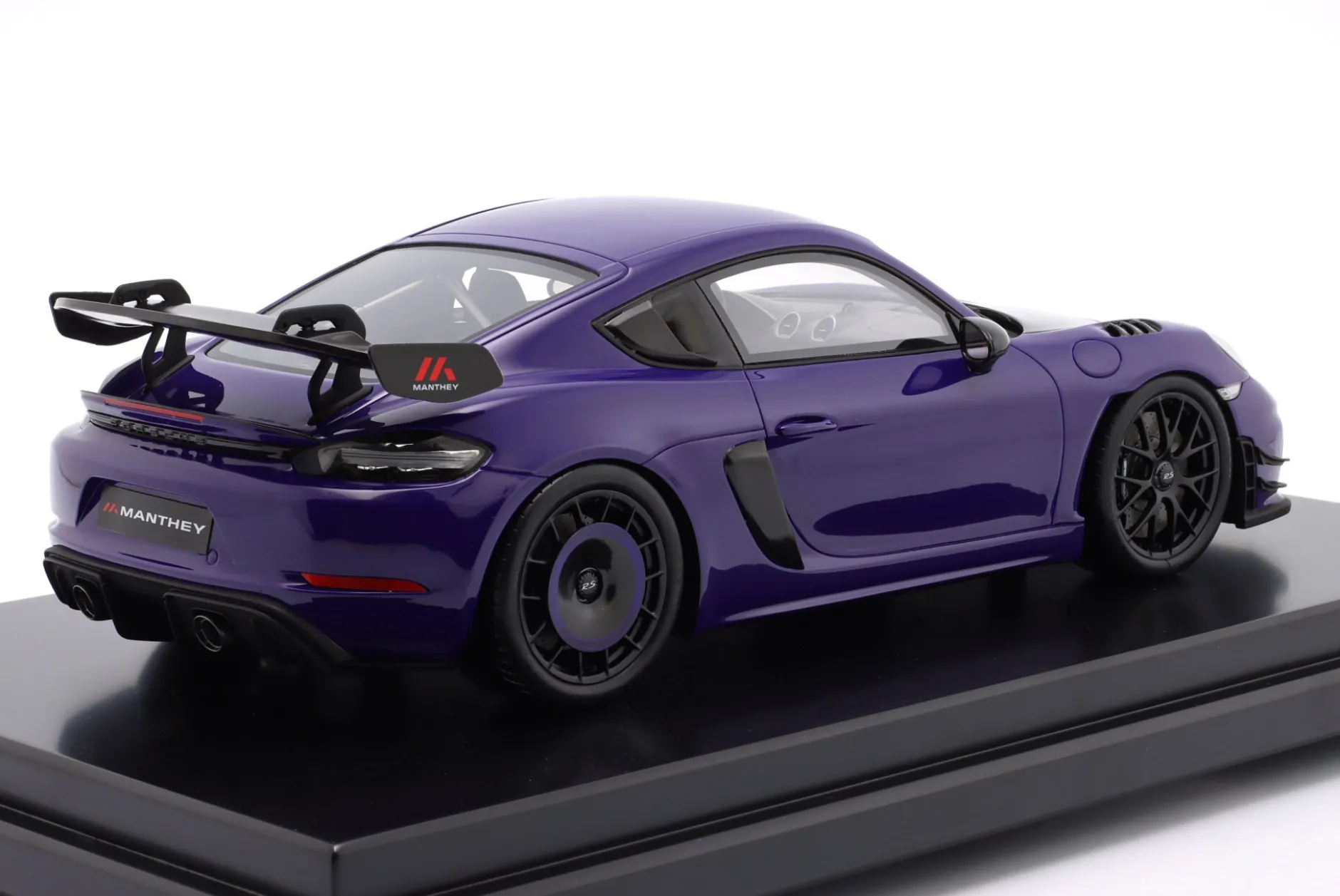 Porsche 718 Cayman GT4 RS (982) Manthey Kit 2024 ultraviolett 1:12 Spark