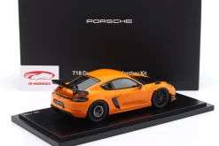 Porsche 718 Cayman GT4 RS (982) Manthey Kit 2024 pastell orange 1:18 Spark
