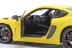 Porsche Cayman GT4 RS mit Weissach-Paket Baujahr 2024 gelb 1:18 Minichamps