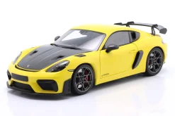 Porsche Cayman GT4 RS mit Weissach-Paket Baujahr 2024 gelb 1:18 Minichamps