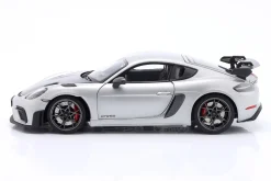 Porsche Cayman GT4 RS 2024 silber metallic / weissach package 1:18 Minichamps