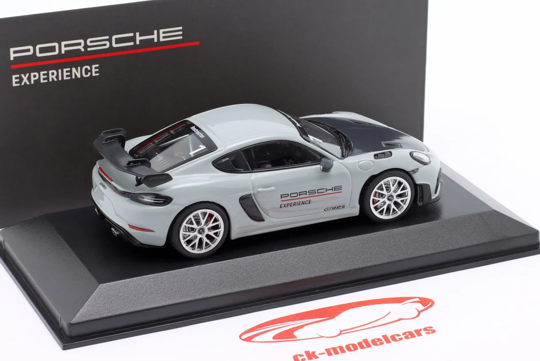 Porsche 718 (982) Cayman GT4 RS Track Experience sportgrau 1:43 Minichamps