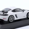 Porsche 718 (982) Cayman GT4 RS 2021 weiß / silberne Felgen 1:43 Minichamps