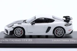Porsche 718 (982) Cayman GT4 RS 2021 weiß / silberne Felgen 1:43 Minichamps