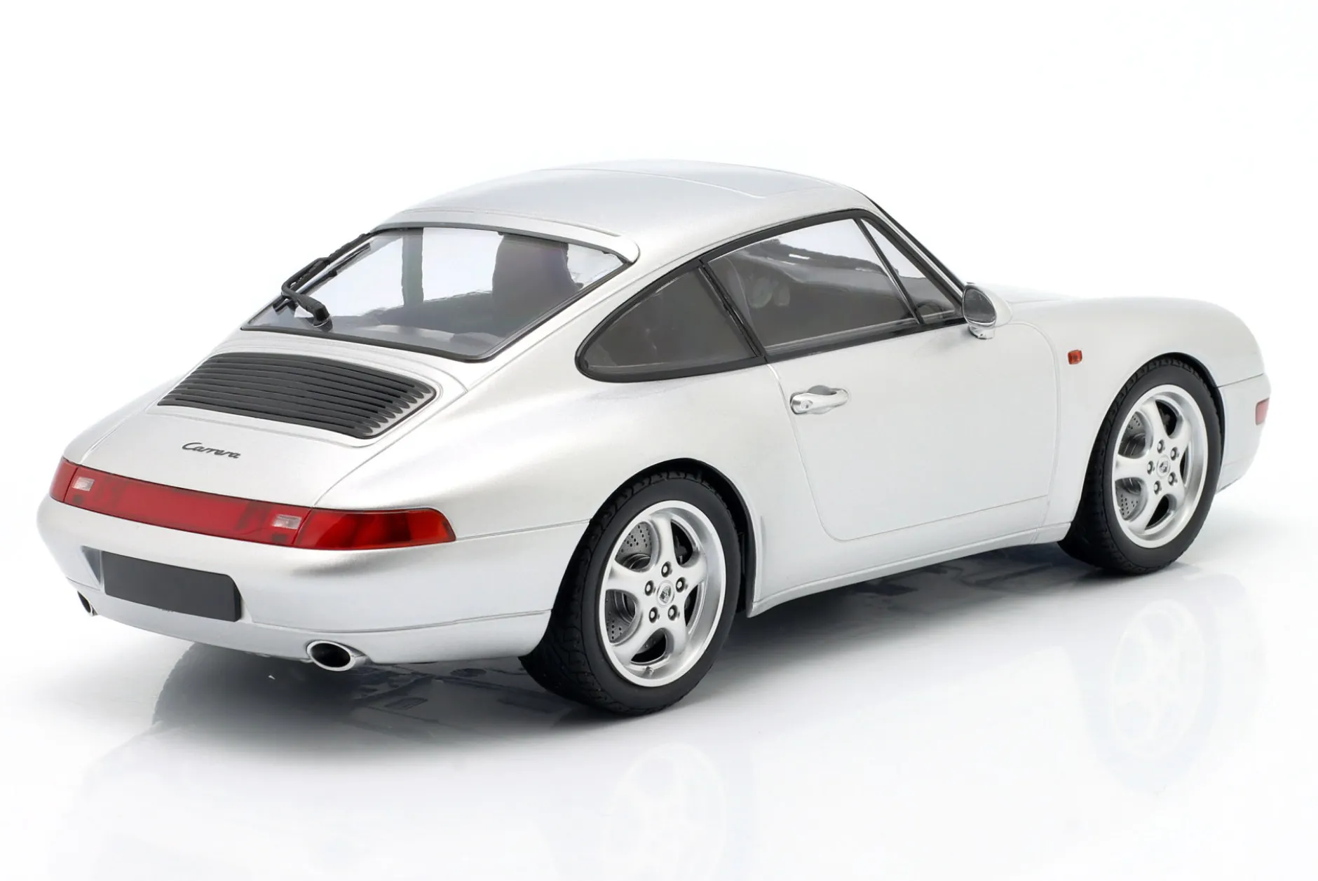 Porsche 911 (993) Coupe Baujahr 1993 silber 1:18 Minichamps