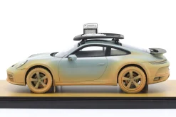 Porsche 911 (992) Dakar AHEAD shadegreen 1:18 Spark