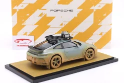 Porsche 911 (992) Dakar AHEAD shadegreen 1:18 Spark