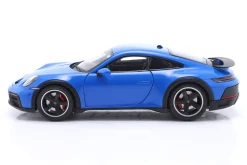 Porsche 911 (992) Dakar Baujahr 2022 blau 1:18 Minichamps