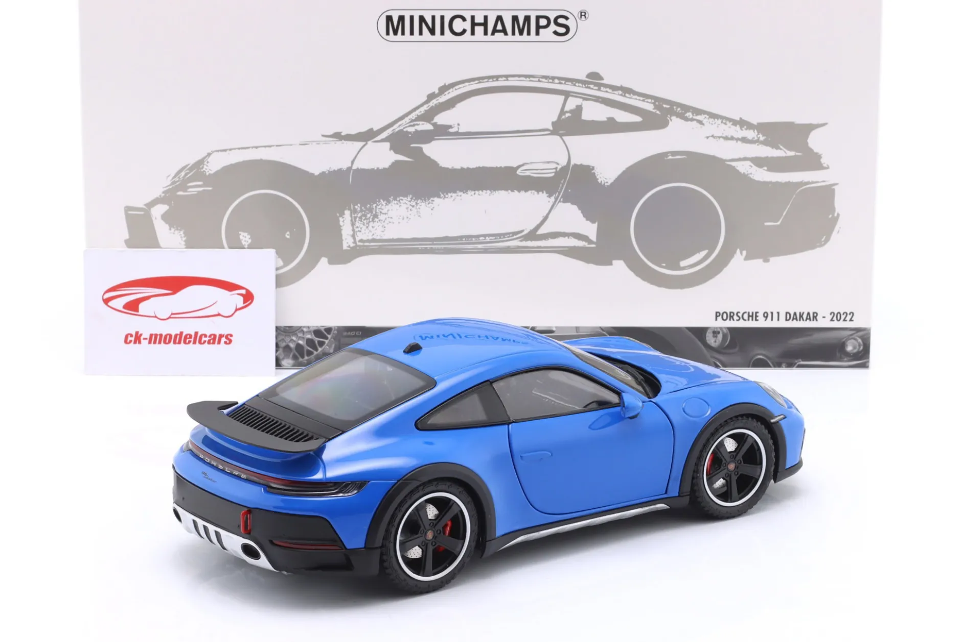 Porsche 911 (992) Dakar Baujahr 2022 blau 1:18 Minichamps