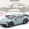 Porsche 911 (992) Dakar Baujahr 2022 grün metallic 1:18 Minichamps
