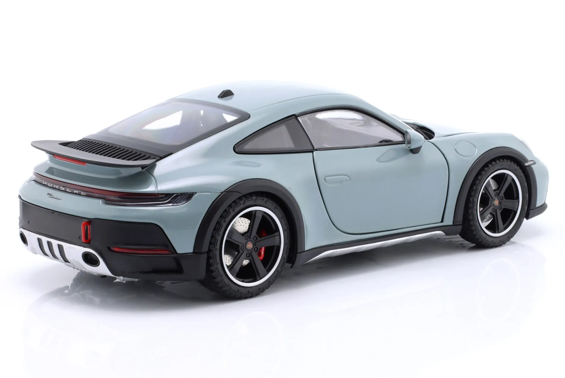 Porsche 911 (992) Dakar Baujahr 2022 grün metallic 1:18 Minichamps